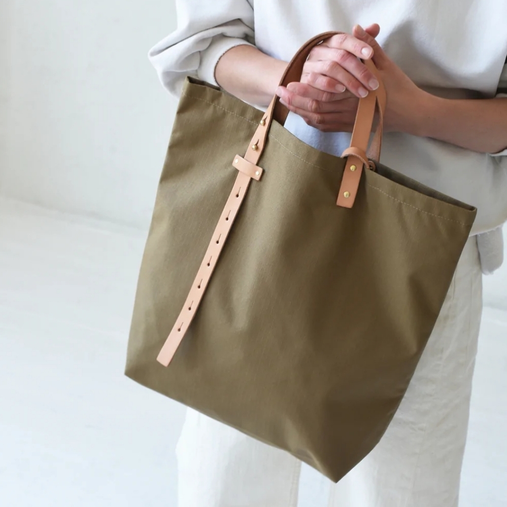 8.6.4. Coyote Brown/army green Ripstop nylon bag leather handles USA made